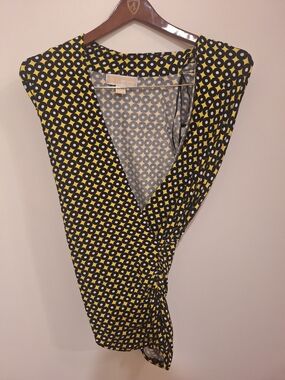 Michael Kors Yellow and Black Geometric Wrap Top